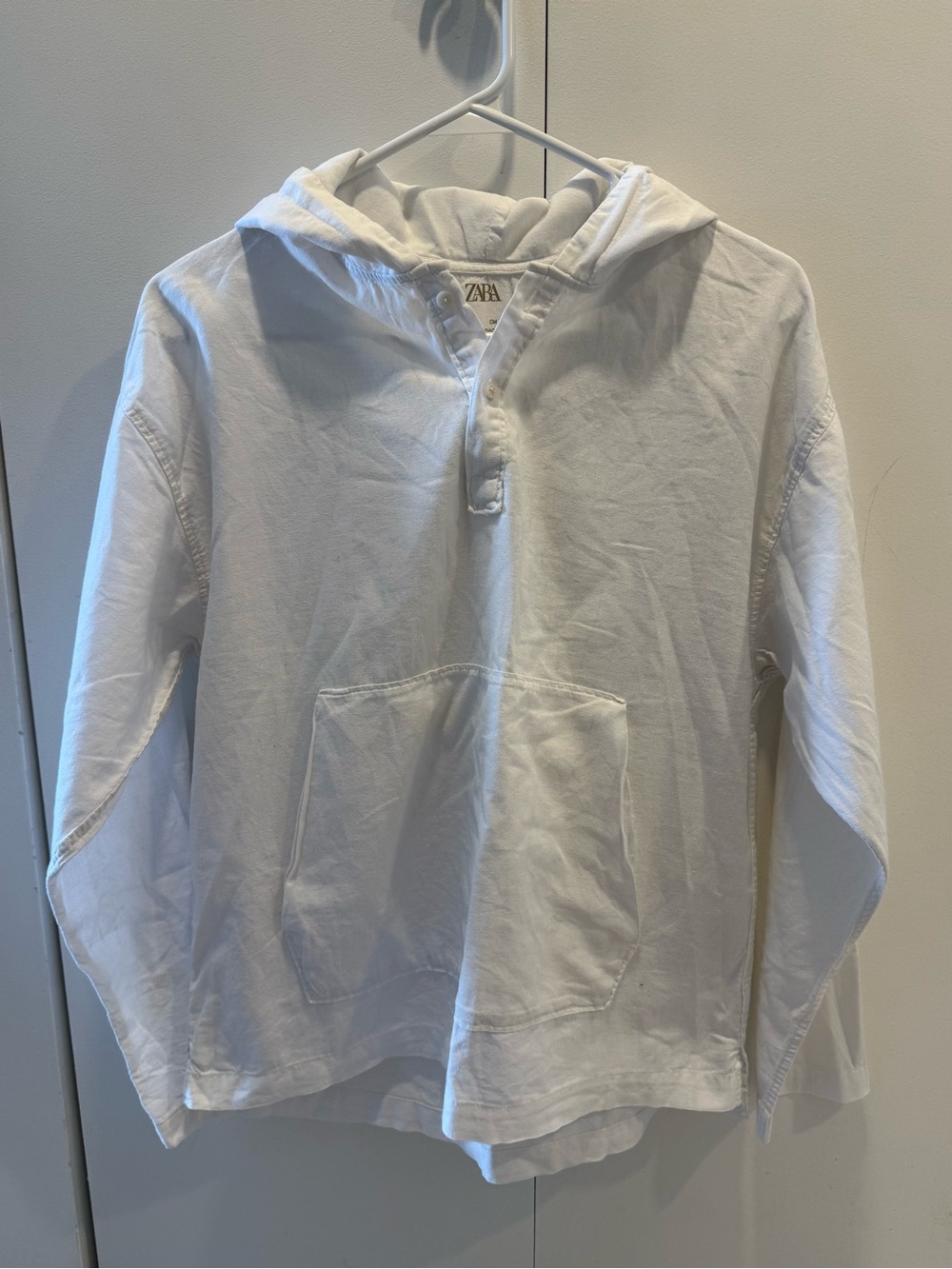 Zara White Button-Up Shirt with Collar